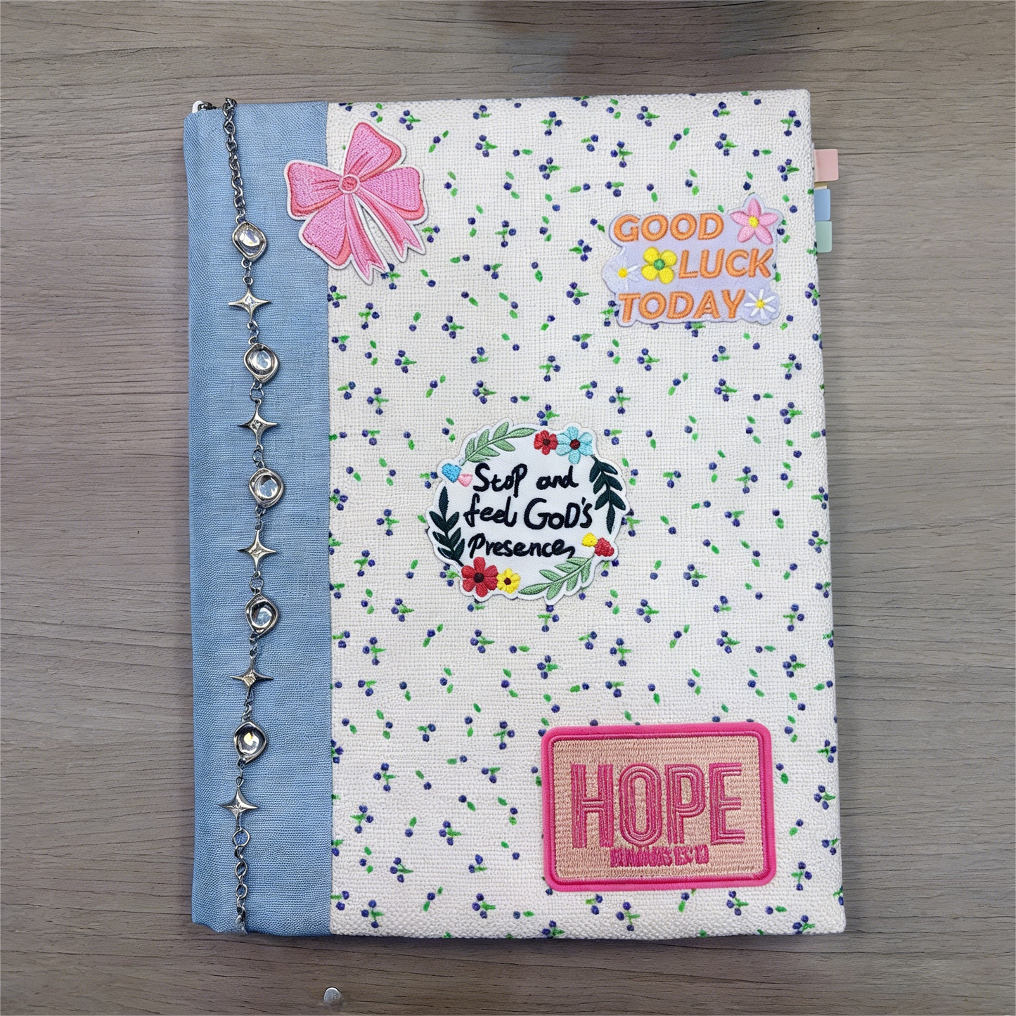 Embroidery Bible Book Covers for Paperbacks Soft Cloth Protector ，Comes with a beautiful chain bookmark.Thickness 2 cm，（8.86in*11.22in）