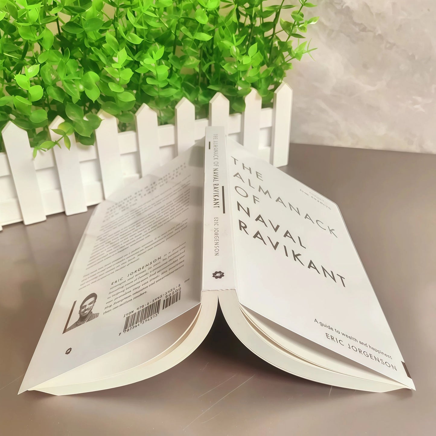 The Almanack of Naval Ravikant: A Guide to Wealth and Happiness