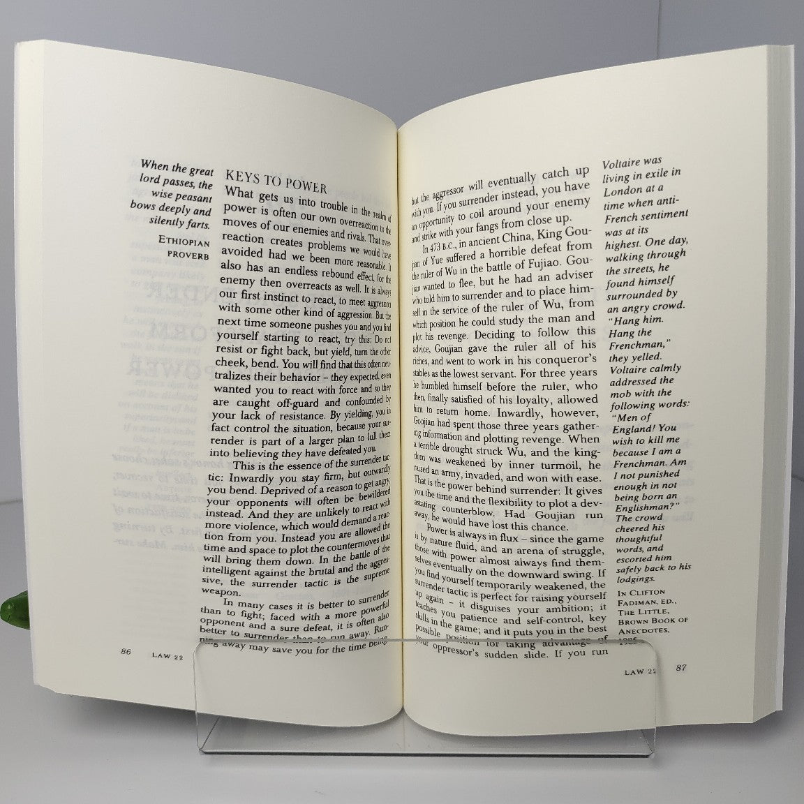The Concise 48 Laws Of Power by Robert Greene Book